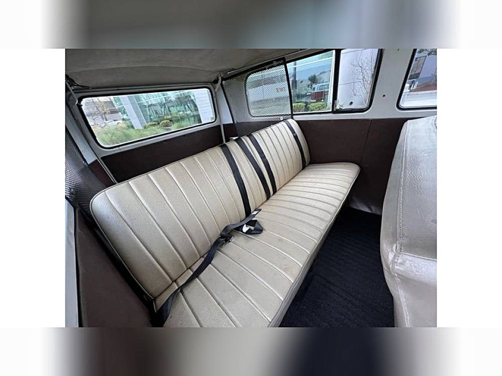 Volkswagen-transporter-1977-red-17