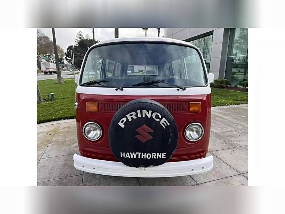 Volkswagen-transporter-1977-red