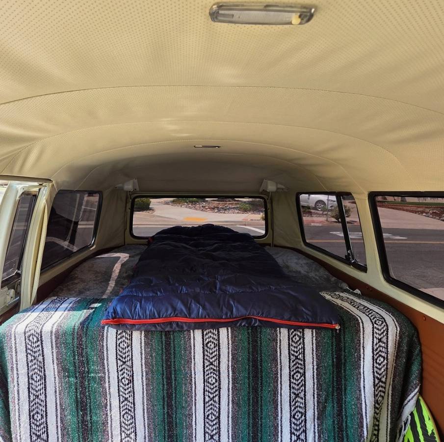Volkswagen-transporter-t2-bay-window-1973-custom-16