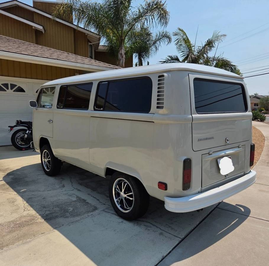 Volkswagen-transporter-t2-bay-window-1973-custom-20