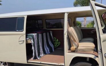 Volkswagen-transporter-t2-bay-window-1973-custom-21