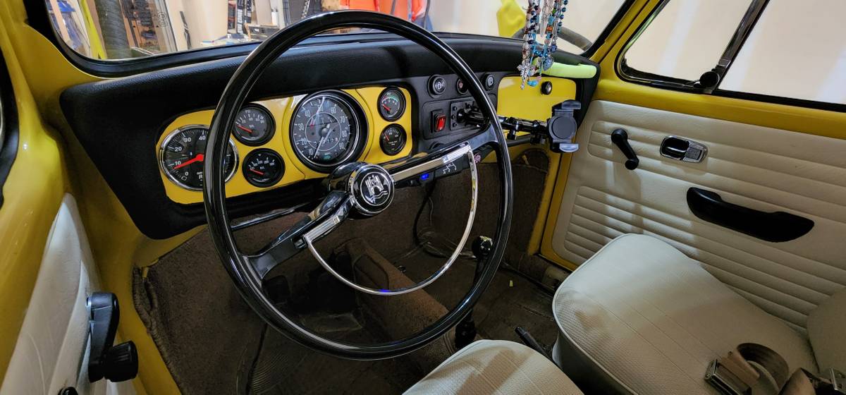 Volkswagen-type-1-beetle-1969-yellow-3