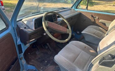 Volkswagen-vanagon-1982-10