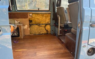 Volkswagen-vanagon-1982-11