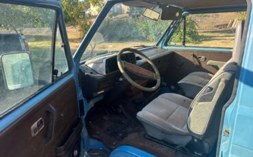 Volkswagen-vanagon-1982-27
