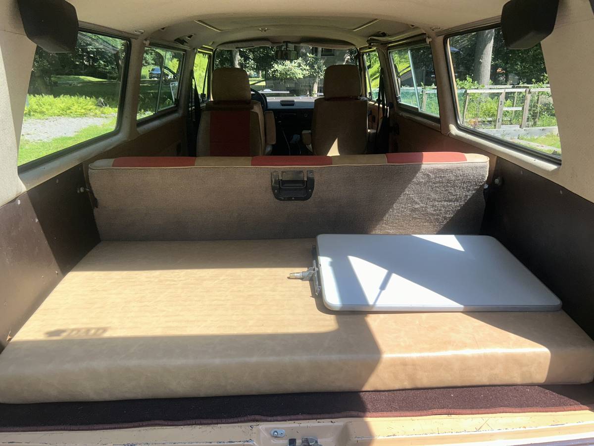 Volkswagen-vanagon-1984-11