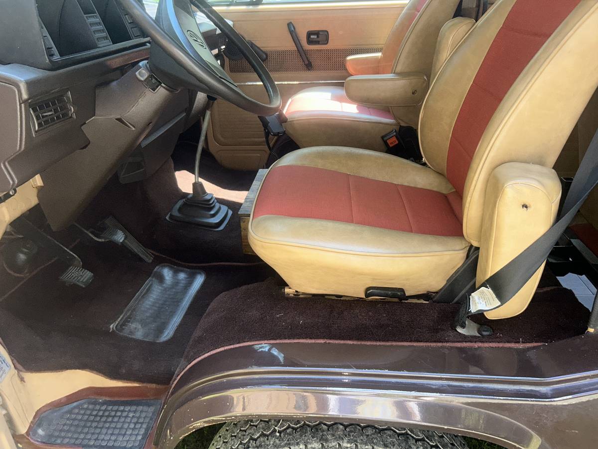 Volkswagen-vanagon-1984-13