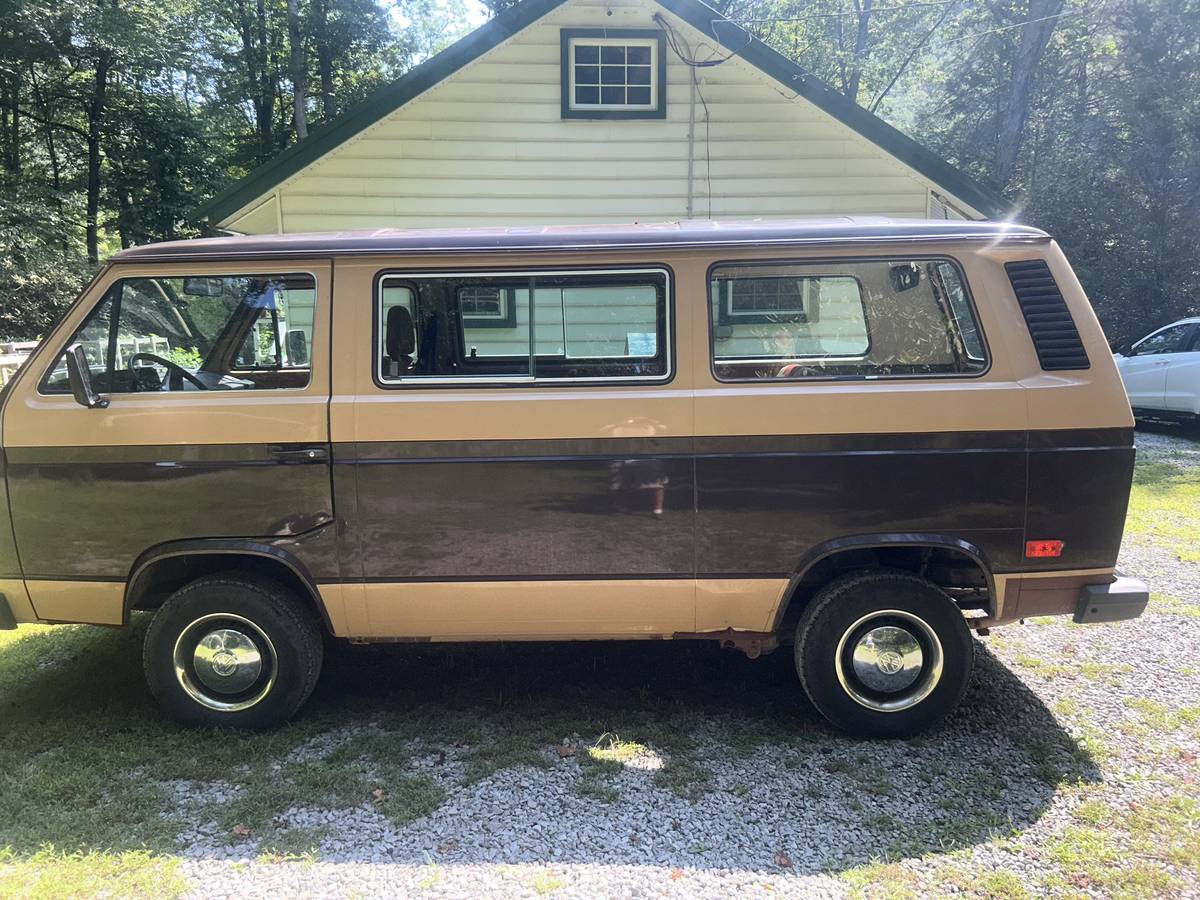 Volkswagen-vanagon-1984-16