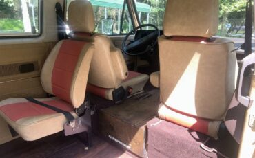 Volkswagen-vanagon-1984-6
