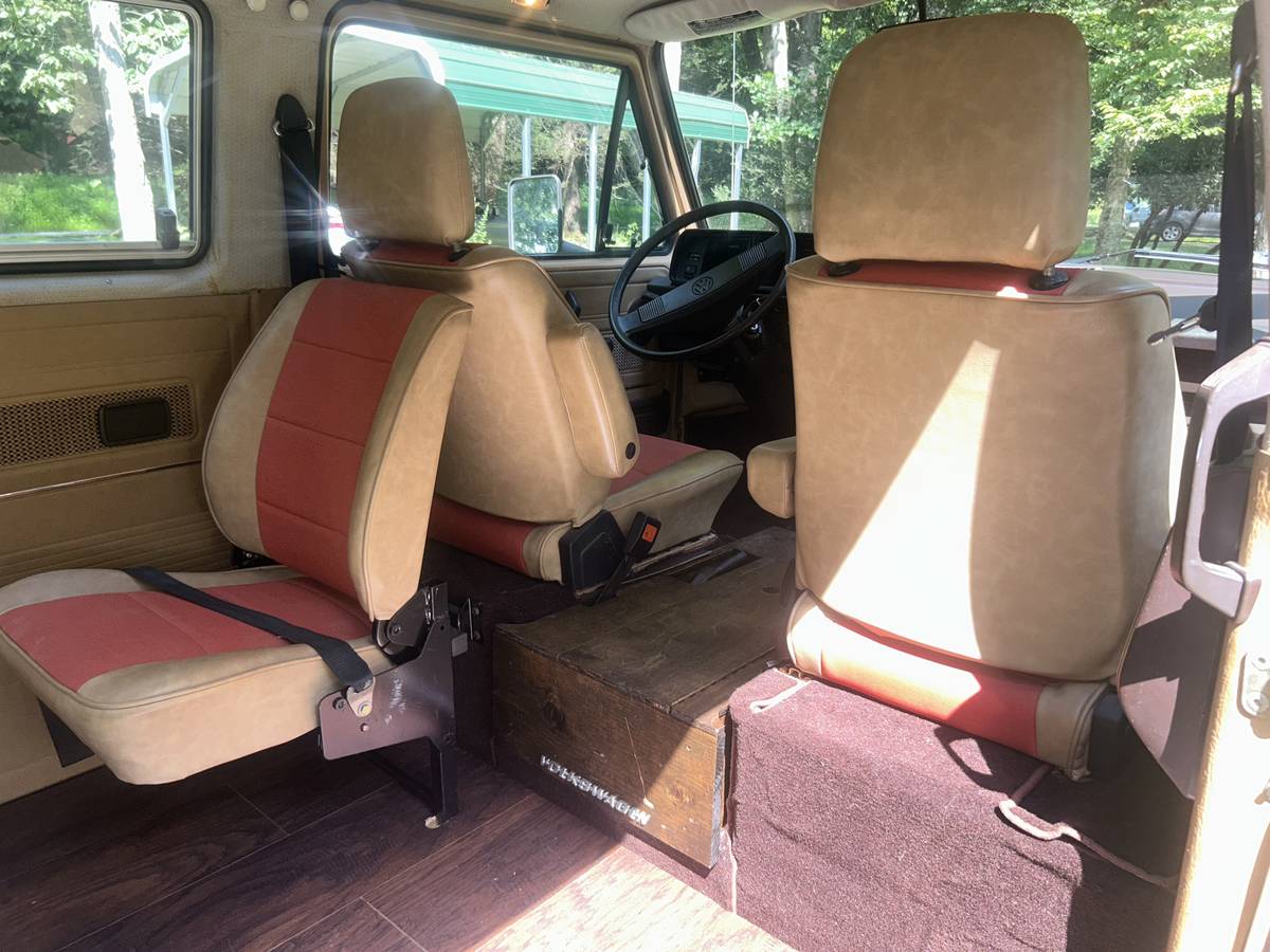 Volkswagen-vanagon-1984-6