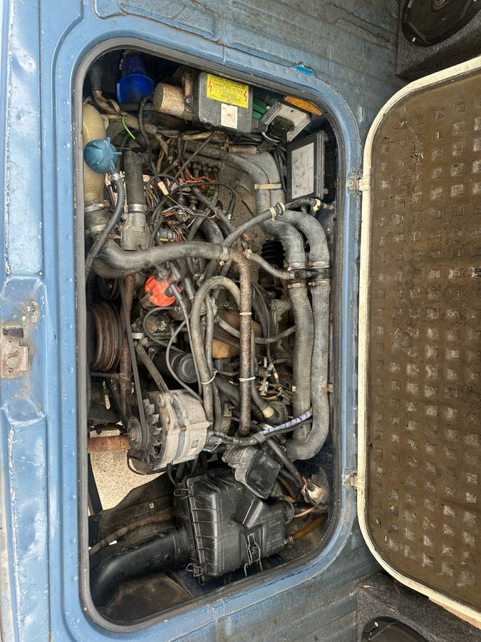 Volkswagen-vanagon-1984-blue-11
