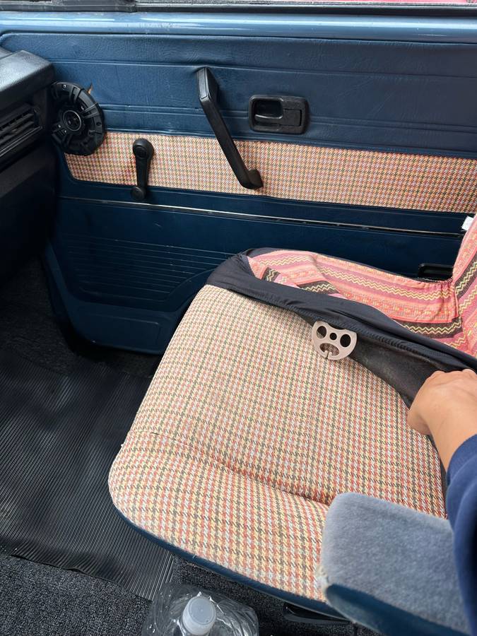 Volkswagen-vanagon-1984-blue-12