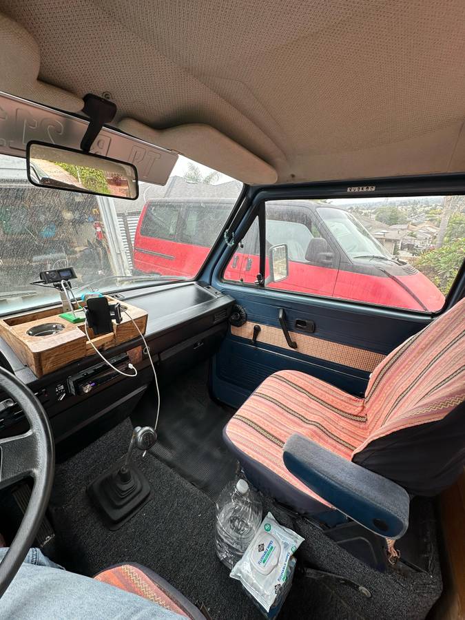 Volkswagen-vanagon-1984-blue-14
