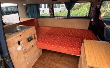 Volkswagen-vanagon-1984-blue-5