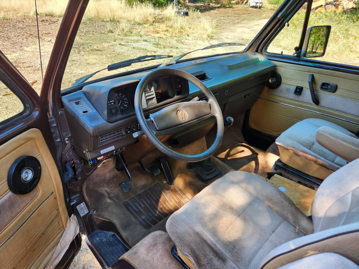 Volkswagen-vanagon-1986-15