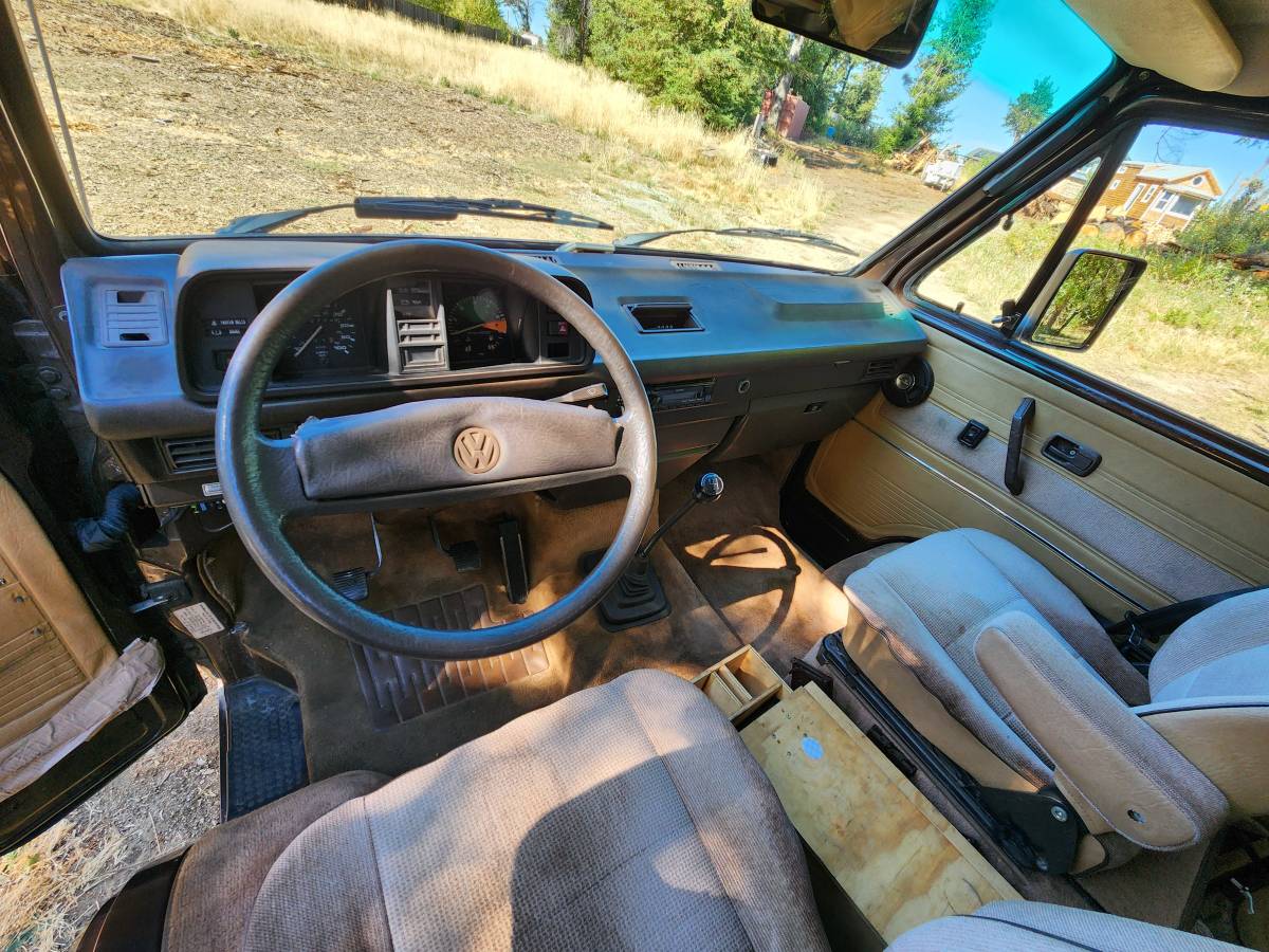 Volkswagen-vanagon-1986-17