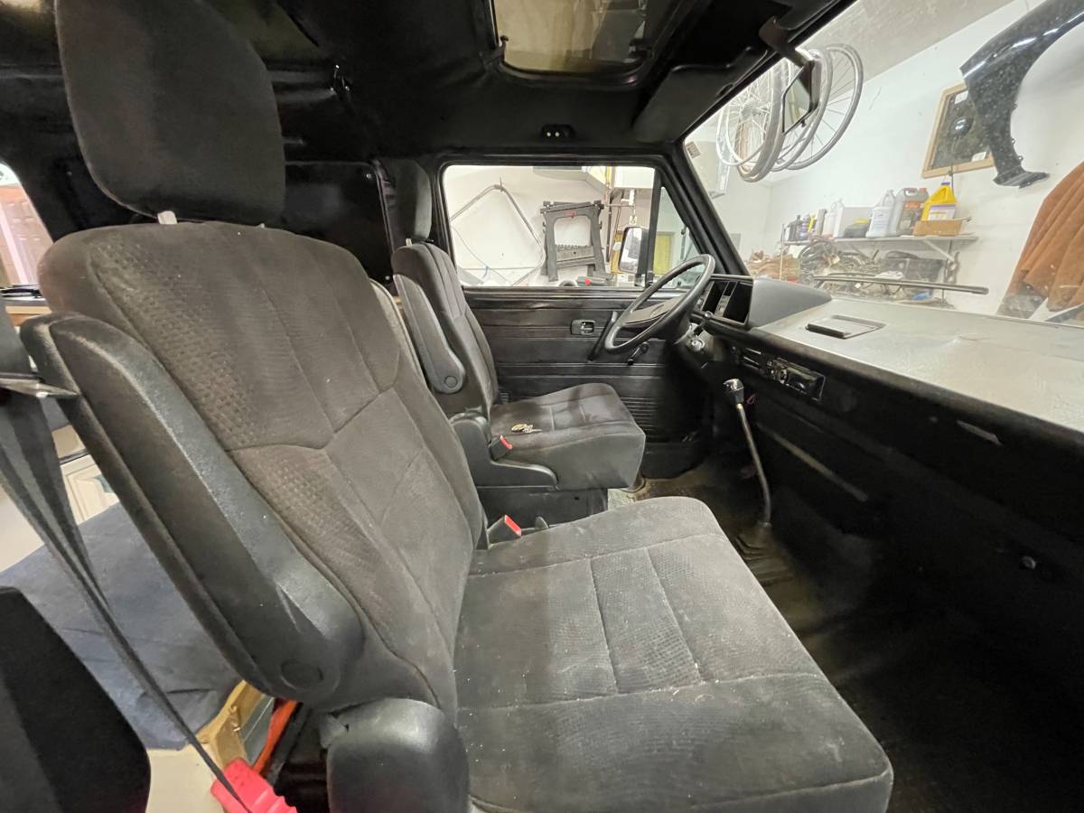 Volkswagen-vanagon-1986-blue-18