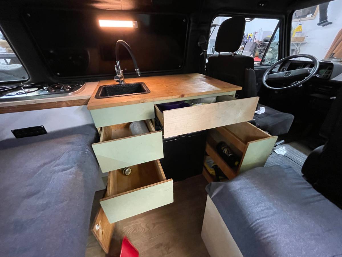 Volkswagen-vanagon-1986-blue-20