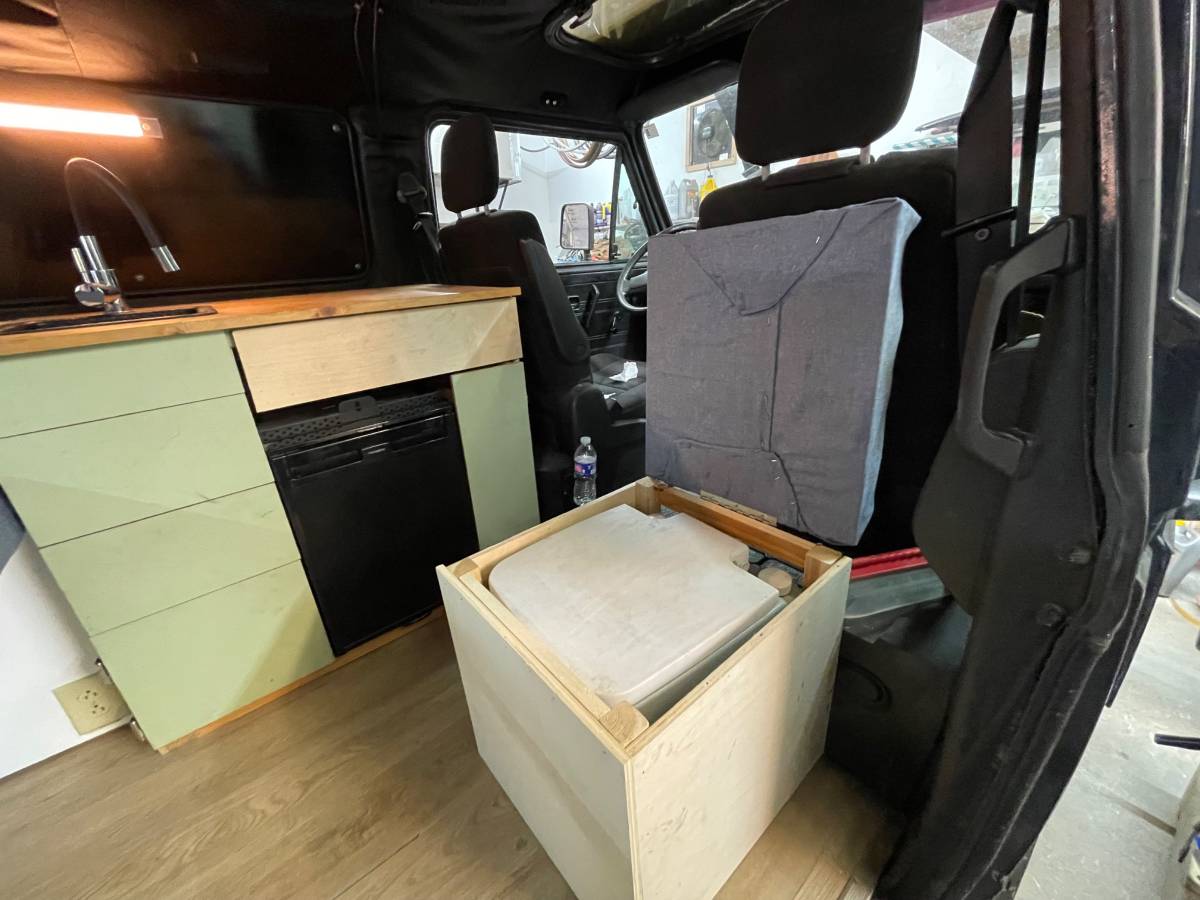 Volkswagen-vanagon-1986-blue-21