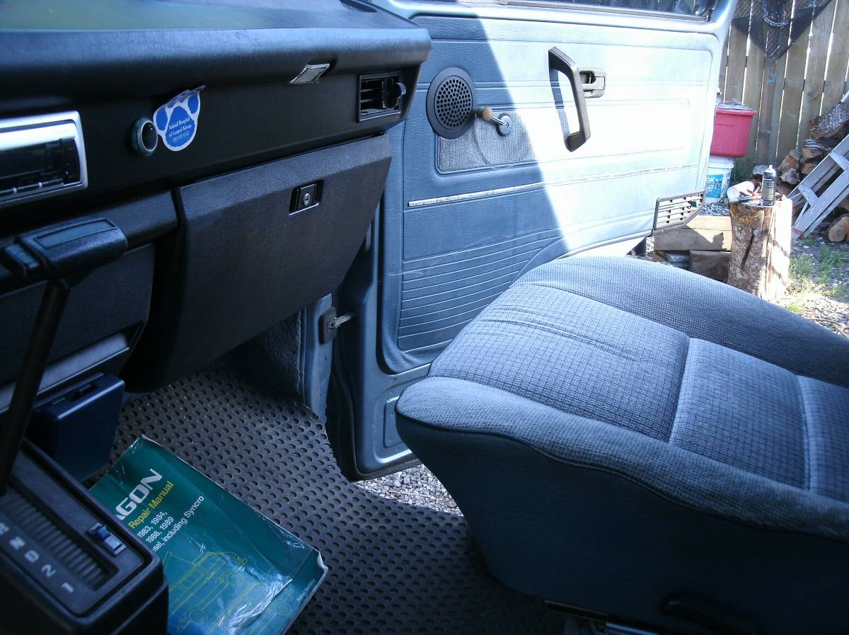 Volkswagen-vanagon-1987-blue-2