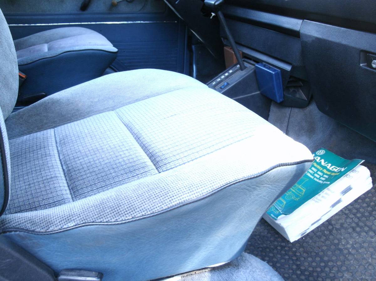 Volkswagen-vanagon-1987-blue-3