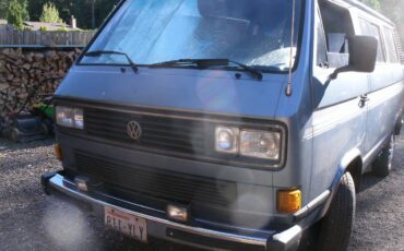 Volkswagen-vanagon-1987-blue
