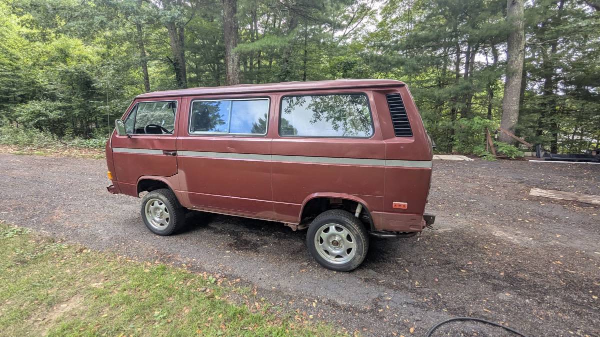 Volkswagen-vanagon-1987-red