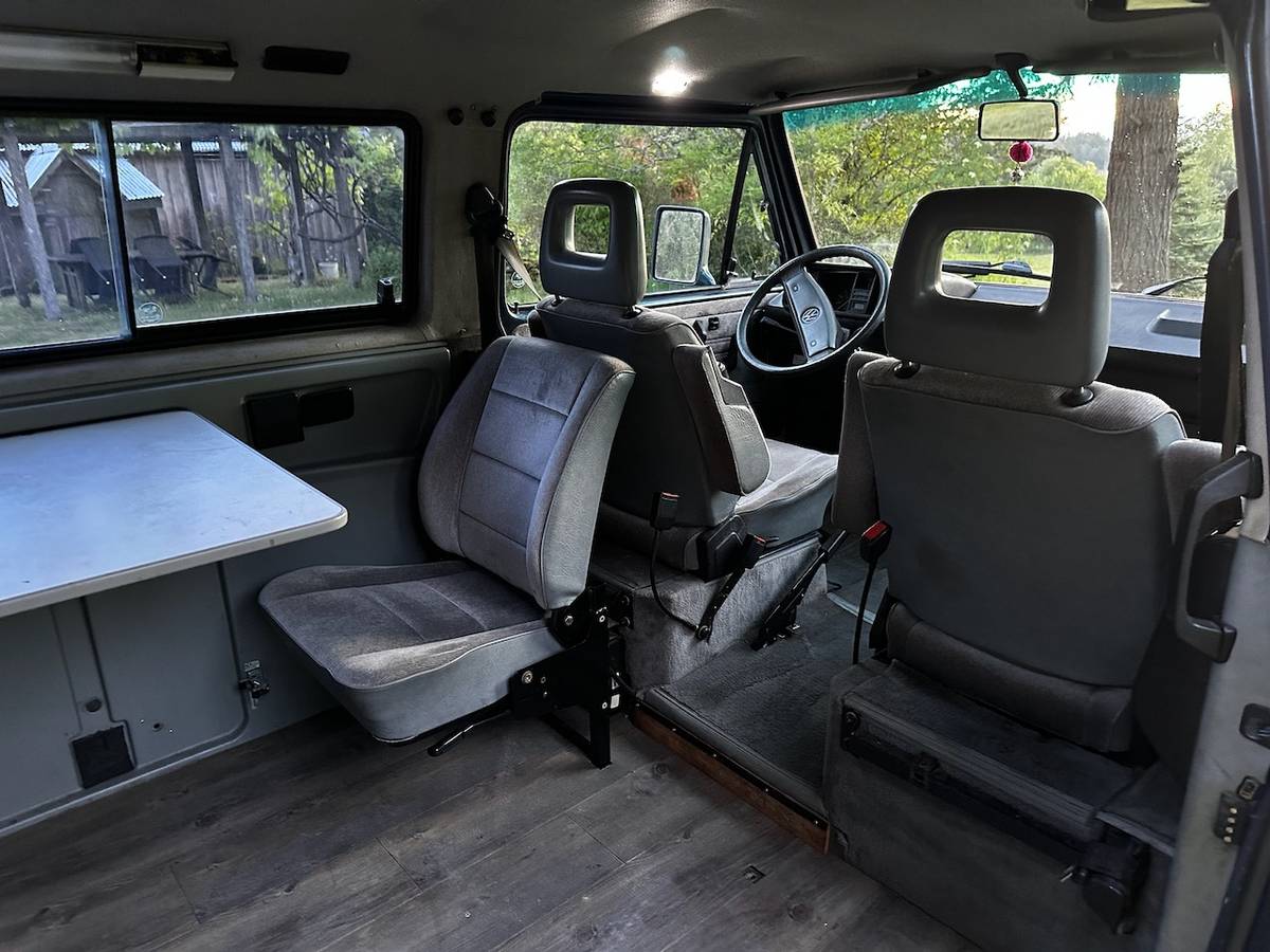 Volkswagen-vanagon-1988-14