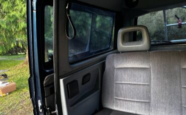 Volkswagen-vanagon-1988-18