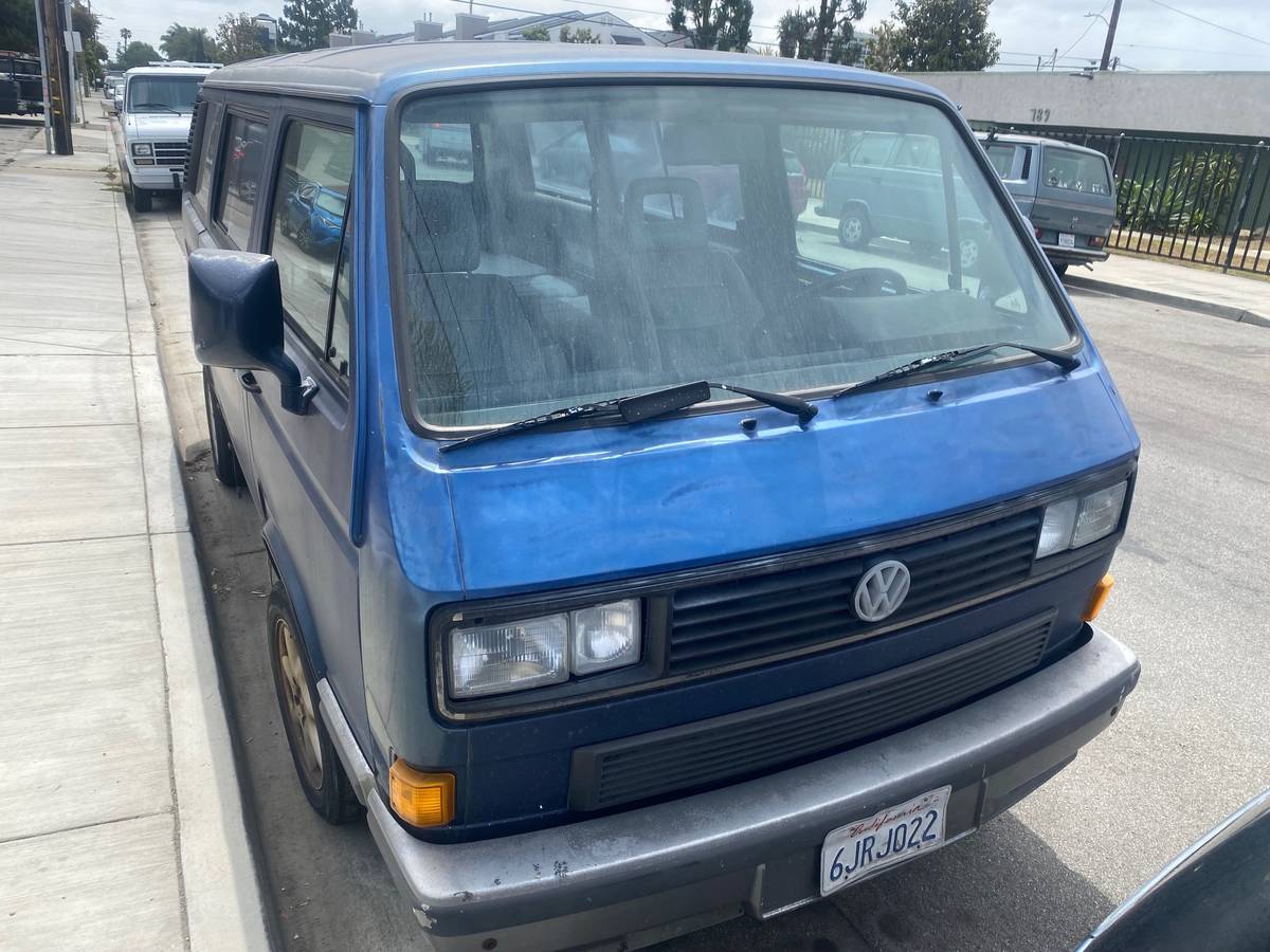 Volkswagen-vanagon-1990-blue-1