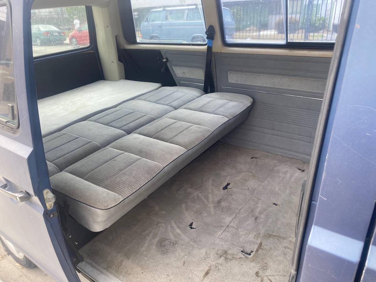 Volkswagen-vanagon-1990-blue-10