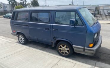 Volkswagen-vanagon-1990-blue