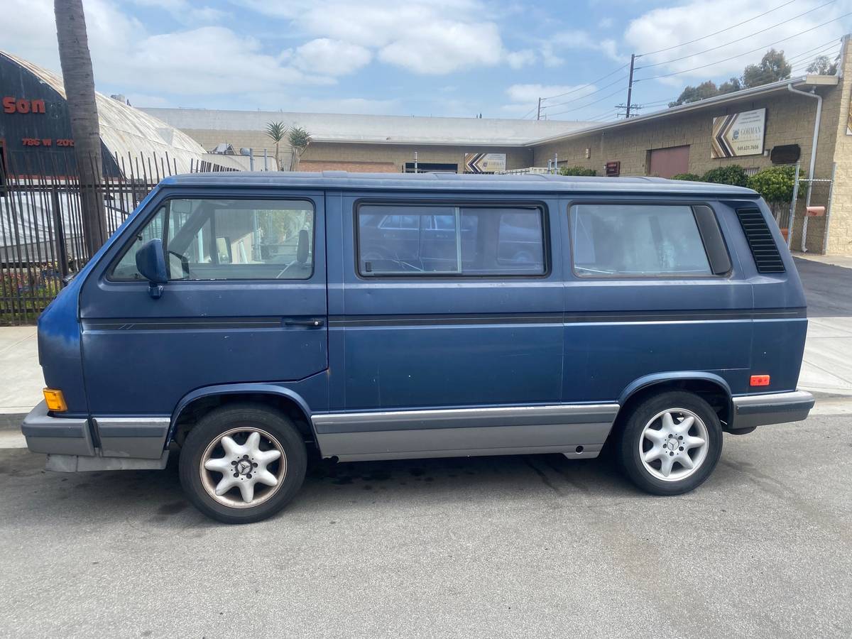 Volkswagen-vanagon-1990-blue-5