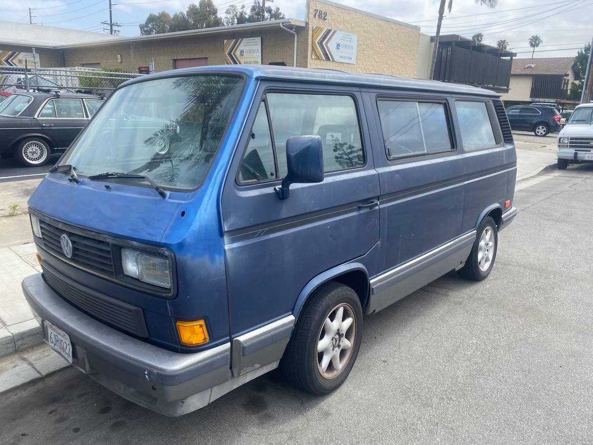 Volkswagen-vanagon-1990-blue-6