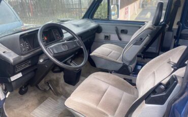 Volkswagen-vanagon-1990-blue-9