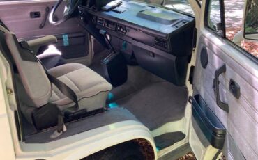 Volkswagen-vanagon-1990-white-10
