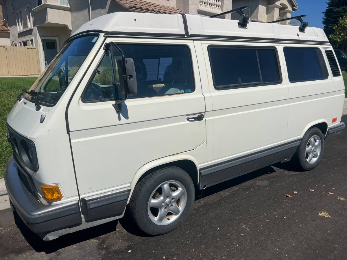 Volkswagen-vanagon-1990-white-12