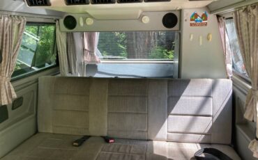 Volkswagen-vanagon-1990-white-3