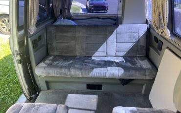 Volkswagen-vanagon-1990-white-4