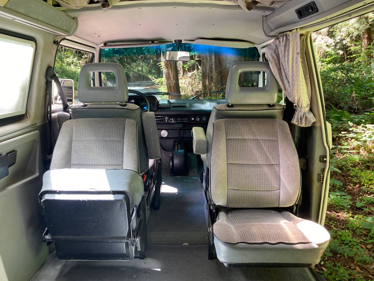 Volkswagen-vanagon-1990-white-4