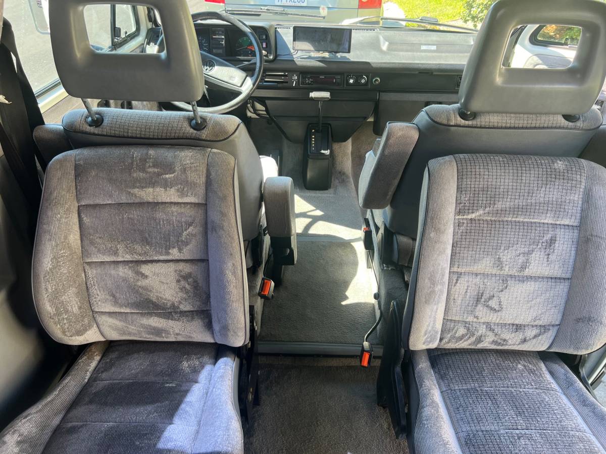 Volkswagen-vanagon-1990-white-5