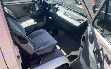 Volkswagen-vanagon-1990-white-6