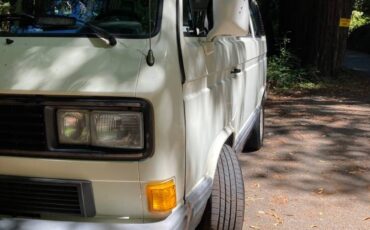 Volkswagen-vanagon-1990-white-6