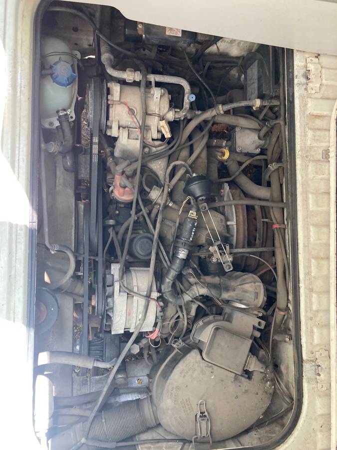 Volkswagen-vanagon-1990-white-9