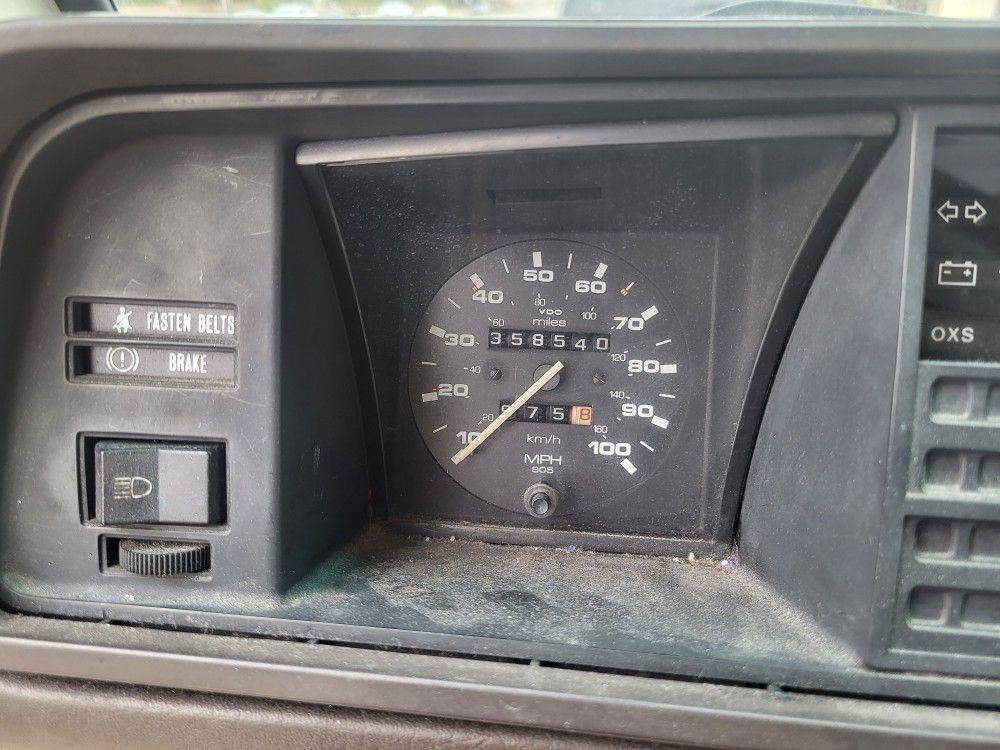 Volkswagen-vanagon-bus-1985-white-13