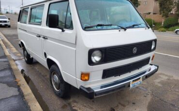 Volkswagen-vanagon-bus-1985-white