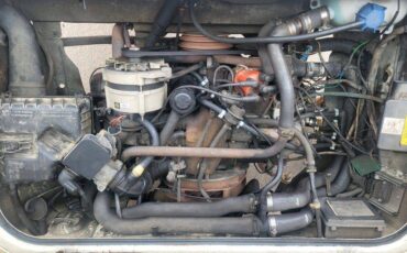 Volkswagen-vanagon-bus-1985-white-8