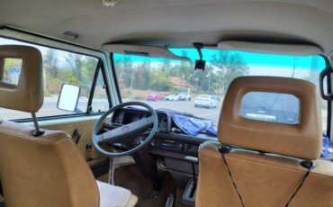 Volkswagen-vanagon-bus-1985-white-9