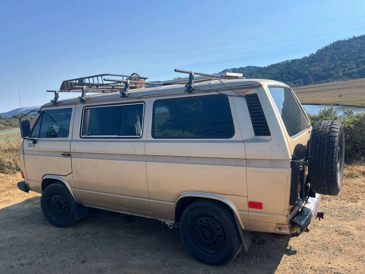 Volkswagen-vanagon-bus-1987-brown-1