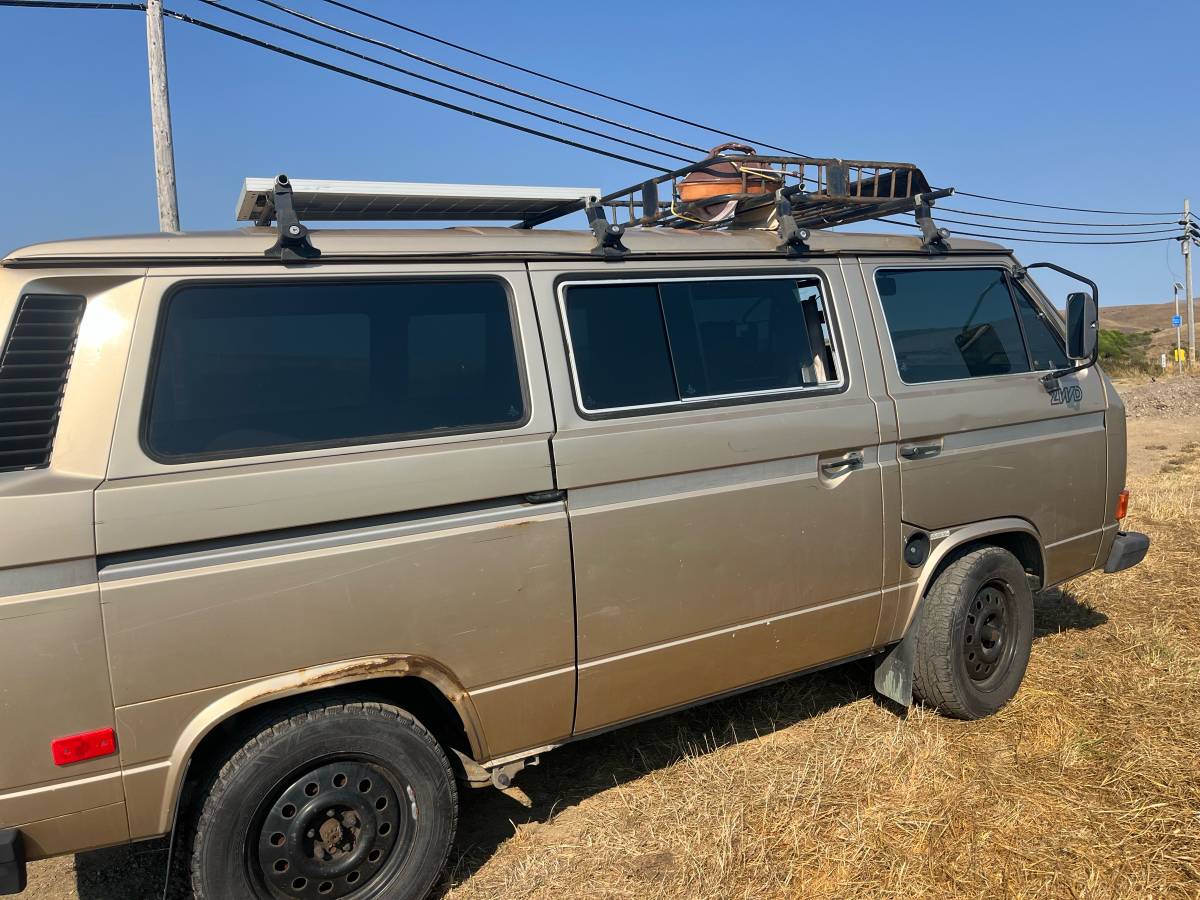 Volkswagen-vanagon-bus-1987-brown-2
